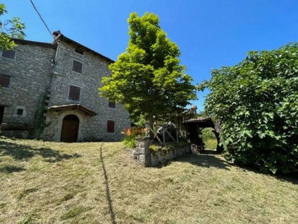 casa indipendente in vendita a Castel d'Aiano in zona Villa d'Aiano