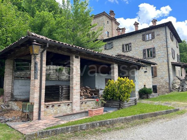 casa indipendente in vendita a Castel d'Aiano