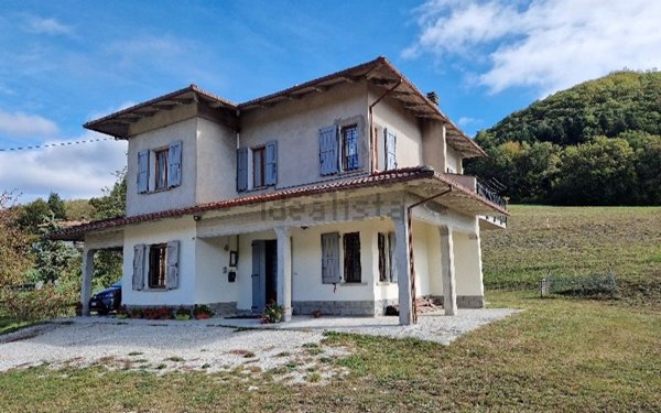 casa indipendente in vendita a Castel d'Aiano