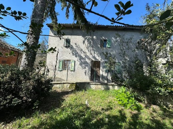 casa indipendente in vendita a Castel d'Aiano