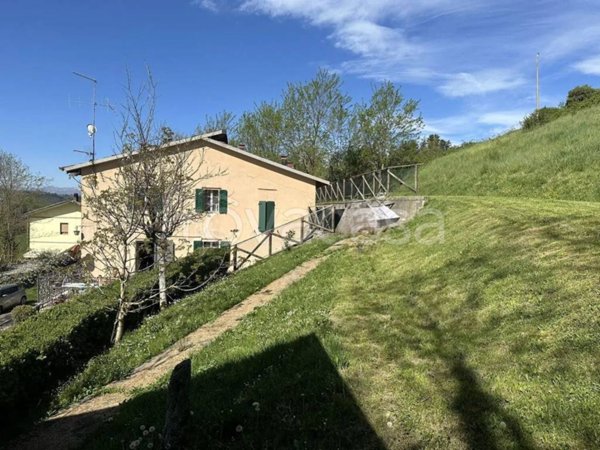 casa indipendente in vendita a Castel d'Aiano in zona Sasso Molare