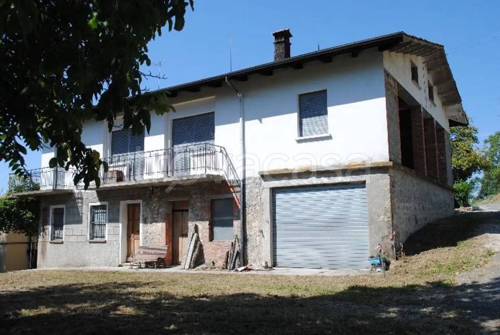 casa indipendente in vendita a Castel d'Aiano
