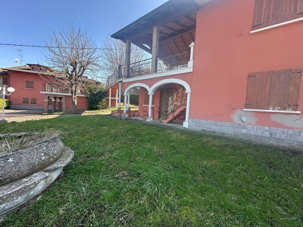 casa indipendente in vendita a Castel d'Aiano
