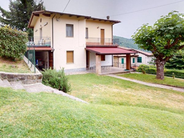 casa indipendente in vendita a Castel d'Aiano in zona Casigno