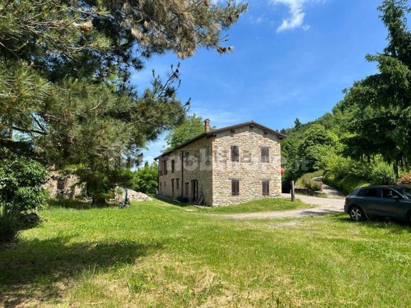 quadrivano in vendita a Castel d'Aiano in zona Villa d'Aiano