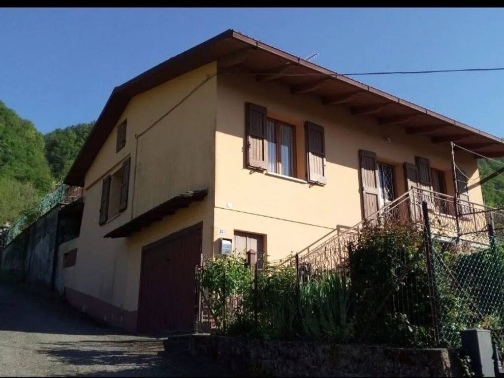 casa indipendente in vendita a Castel d'Aiano in zona Villa d'Aiano