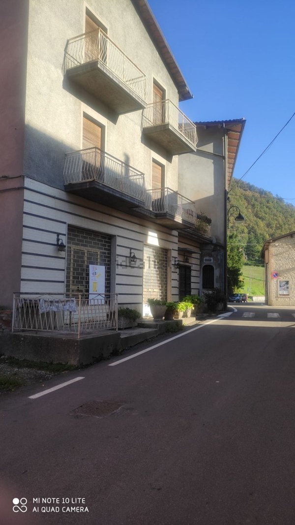 casa indipendente in vendita a Castel d'Aiano in zona Villa d'Aiano