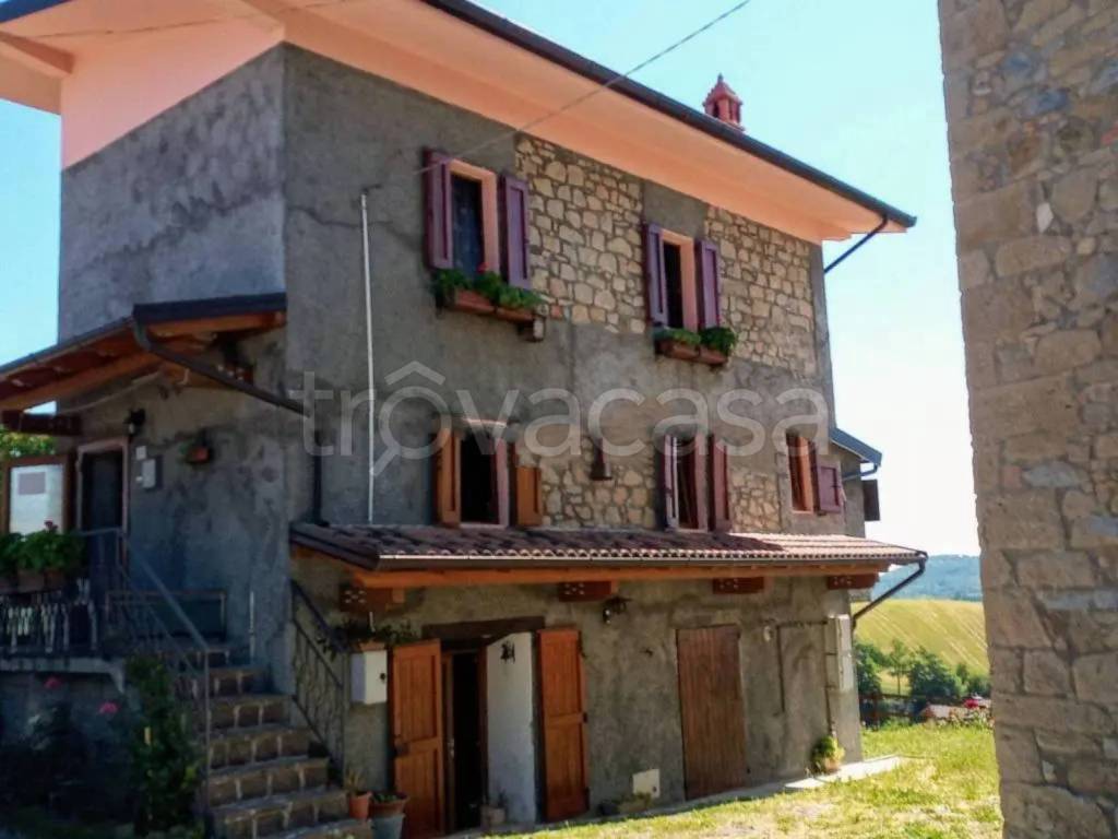 casa indipendente in vendita a Castel d'Aiano