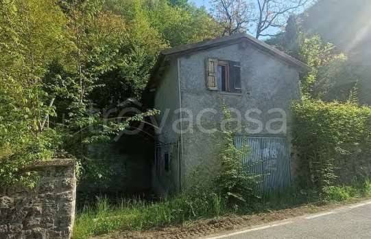casa indipendente in vendita a Castel d'Aiano in zona Villa d'Aiano