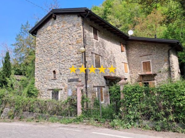 casa indipendente in vendita a Castel d'Aiano
