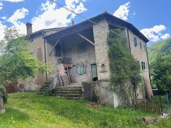 esavano in vendita a Castel d'Aiano