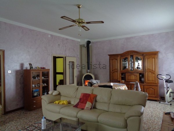 casa indipendente in vendita a Castel d'Aiano in zona Villa d'Aiano