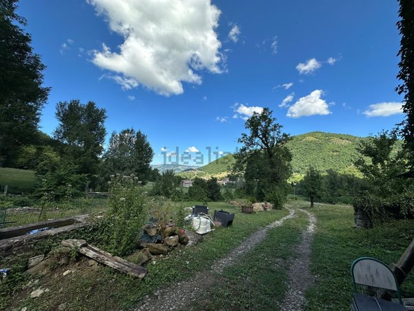 casa indipendente in vendita a Castel d'Aiano