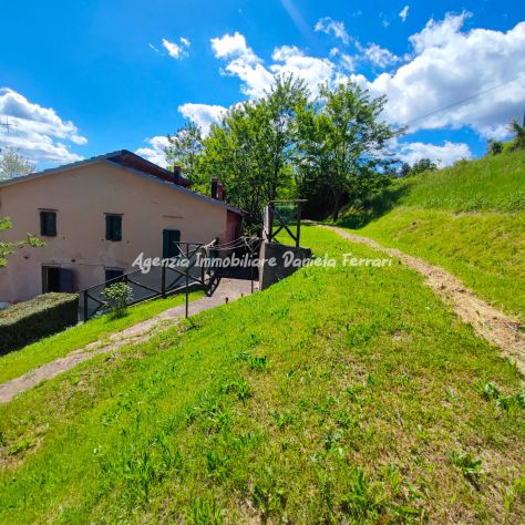 casa indipendente in vendita a Castel d'Aiano in zona Sasso Molare