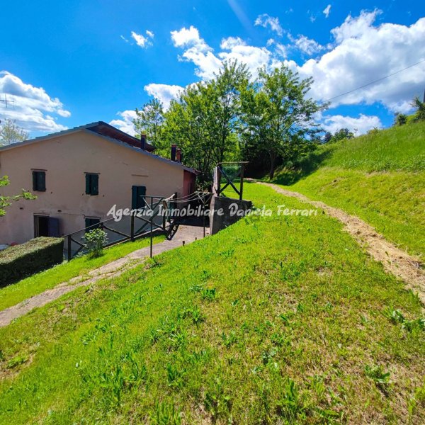 casa indipendente in vendita a Castel d'Aiano in zona Sasso Molare