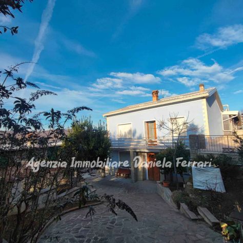 casa indipendente in vendita a Castel d'Aiano in zona Villa d'Aiano