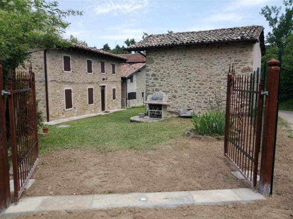 casa indipendente in vendita a Castel d'Aiano