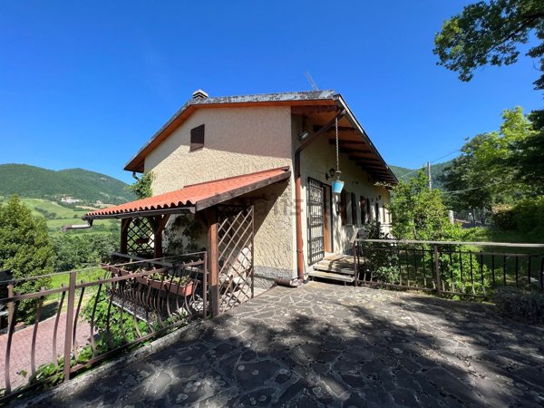 casa indipendente in vendita a Castel d'Aiano