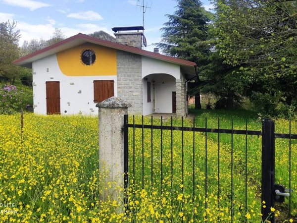 casa indipendente in vendita a Castel d'Aiano in zona Villa d'Aiano