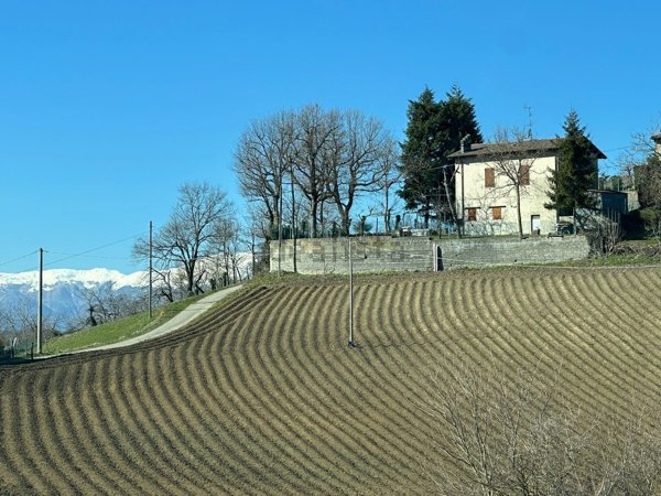 casa indipendente in vendita a Castel d'Aiano