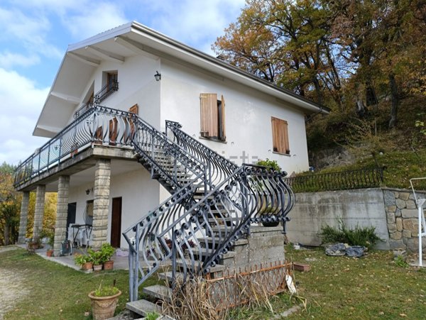 casa indipendente in vendita a Castel d'Aiano