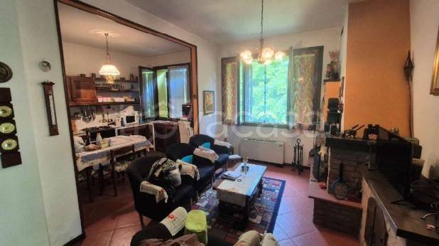 appartamento in vendita a Castel d'Aiano in zona Sasso Molare