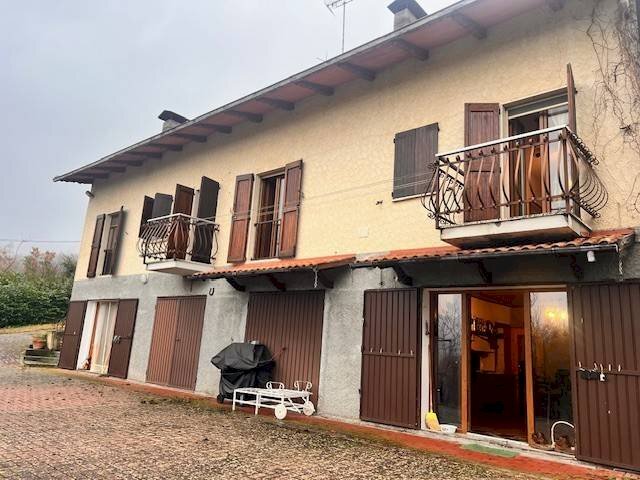 casa indipendente in vendita a Castel d'Aiano