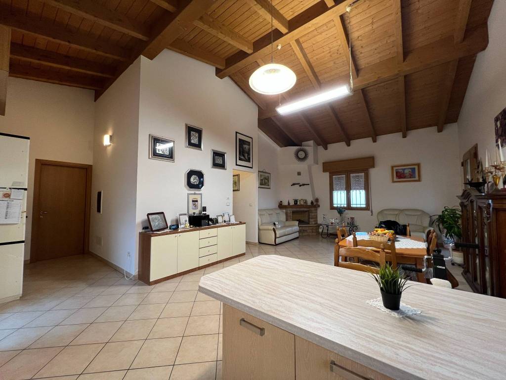 casa indipendente in vendita a Castel d'Aiano