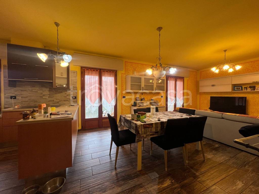 appartamento in vendita a Castel d'Aiano in zona Rocca di Roffeno