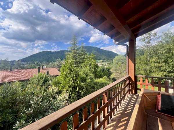 casa indipendente in vendita a Castel d'Aiano in zona Villa d'Aiano