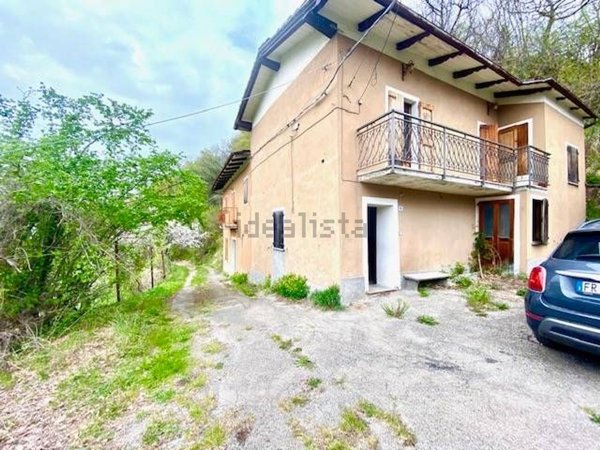 casa indipendente in vendita a Castel d'Aiano