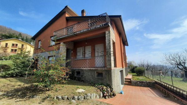 casa indipendente in vendita a Castel d'Aiano in zona Rocca di Roffeno