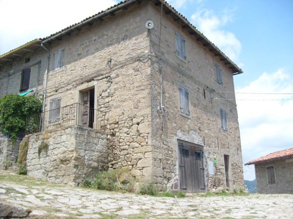 casa indipendente in vendita a Castel d'Aiano