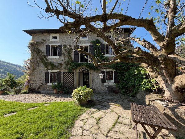 casa indipendente in vendita a Castel d'Aiano