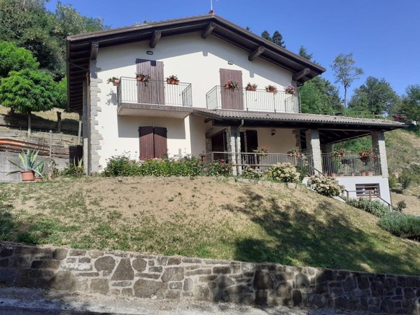 casa indipendente in vendita a Castel d'Aiano