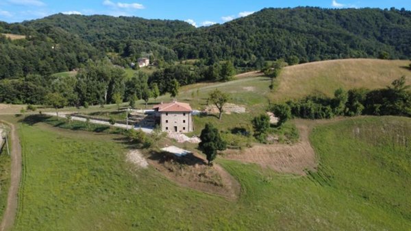 casa indipendente in vendita a Castel d'Aiano