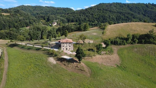 casale in vendita a Castel d'Aiano
