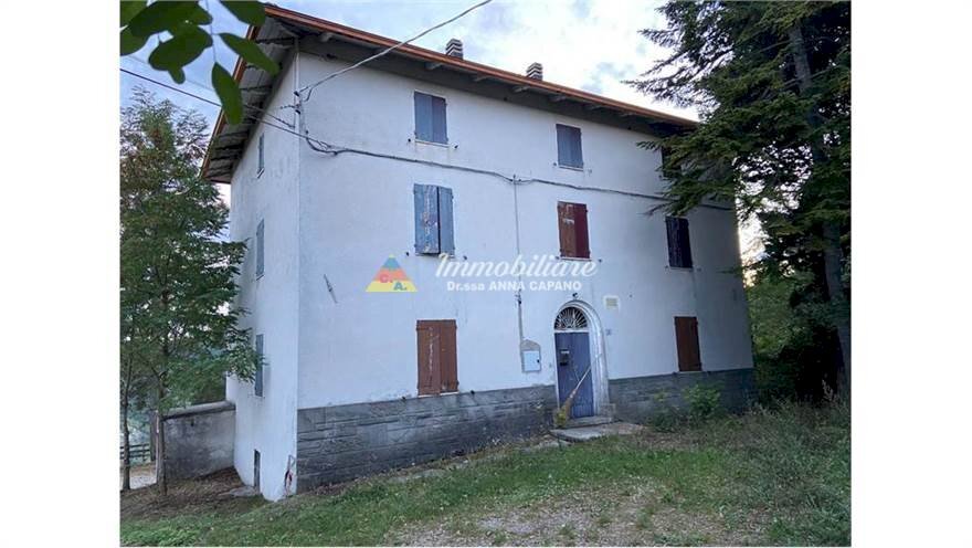 casa indipendente in vendita a Castel d'Aiano in zona Casigno