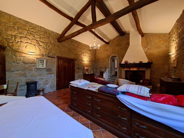 casa indipendente in vendita a Castel d'Aiano in zona Santa Maria di Labante