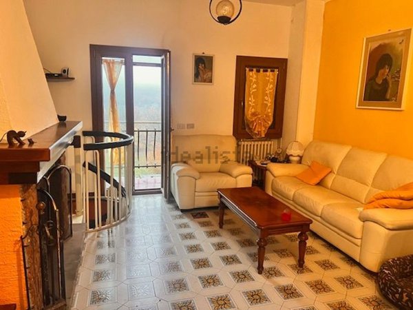 casa indipendente in vendita a Castel d'Aiano
