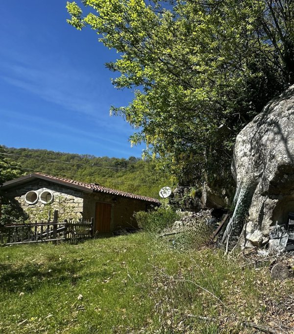 casale in vendita a Castel d'Aiano