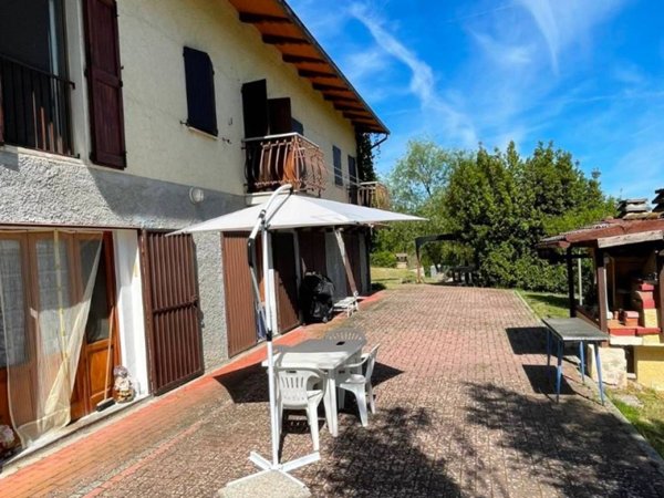 casa indipendente in vendita a Castel d'Aiano in zona Villa d'Aiano