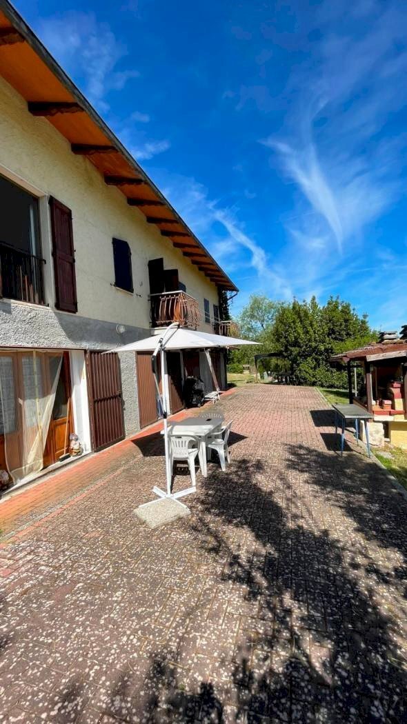casa indipendente in vendita a Castel d'Aiano in zona Villa d'Aiano