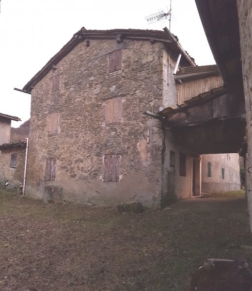 casa indipendente in vendita a Castel d'Aiano in zona Villa d'Aiano
