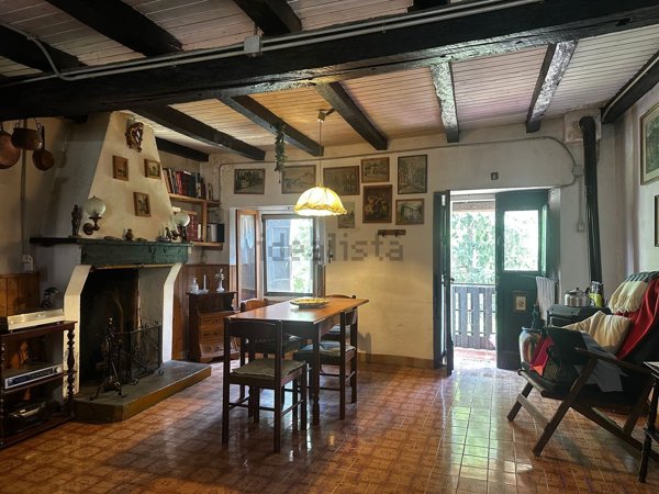 casa indipendente in vendita a Castel d'Aiano in zona Casigno