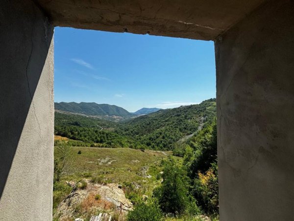 casa indipendente in vendita a Castel d'Aiano in zona Casigno