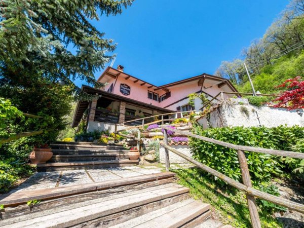 villa in vendita a Castel d'Aiano in zona Rocca di Roffeno