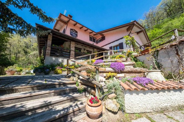 villa in vendita a Castel d'Aiano in zona Rocca di Roffeno