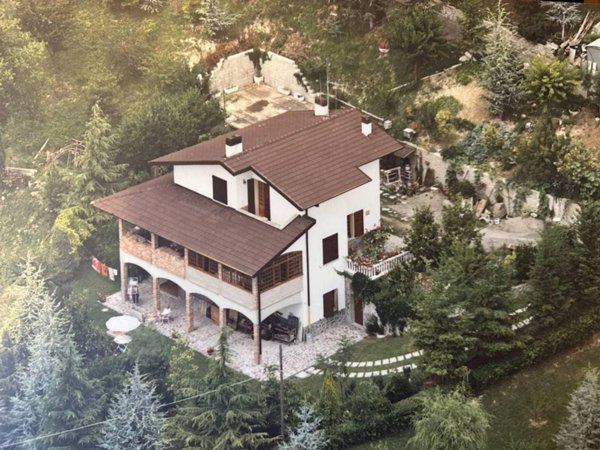 casa indipendente in vendita a Castel d'Aiano
