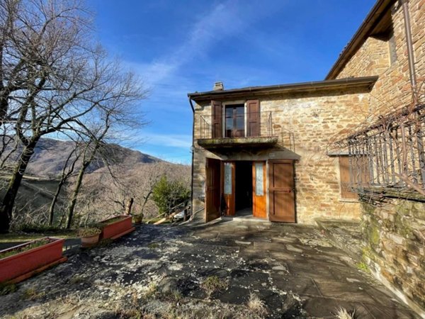 intera palazzina in vendita a Castel del Rio